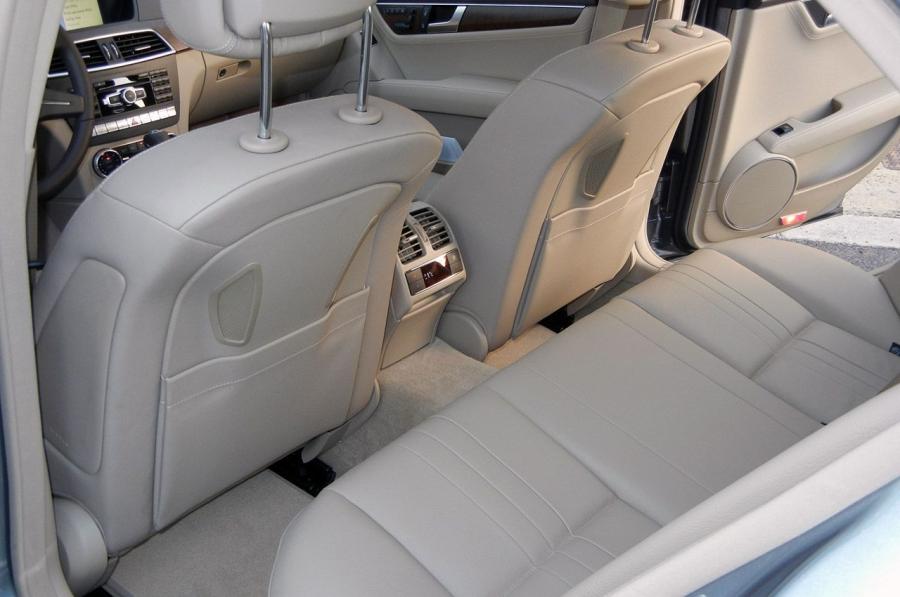  Mercedes-Benz C350 Sedan 2012 года  (фото 11 из 43)